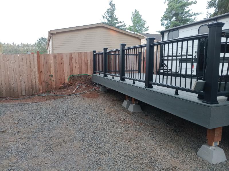 Custom Deck Builder Serving Wilsonville, Oregon